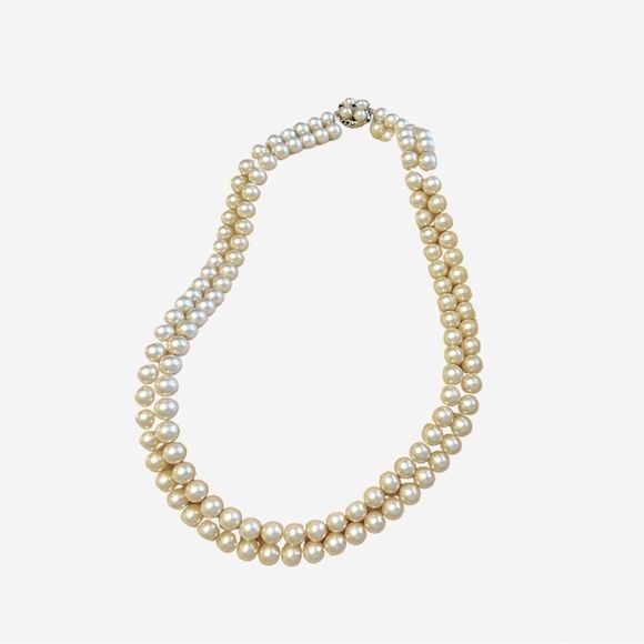 Beautiful Vintage Double Strand Faux Pearl Necklace - Picture 2 of 4